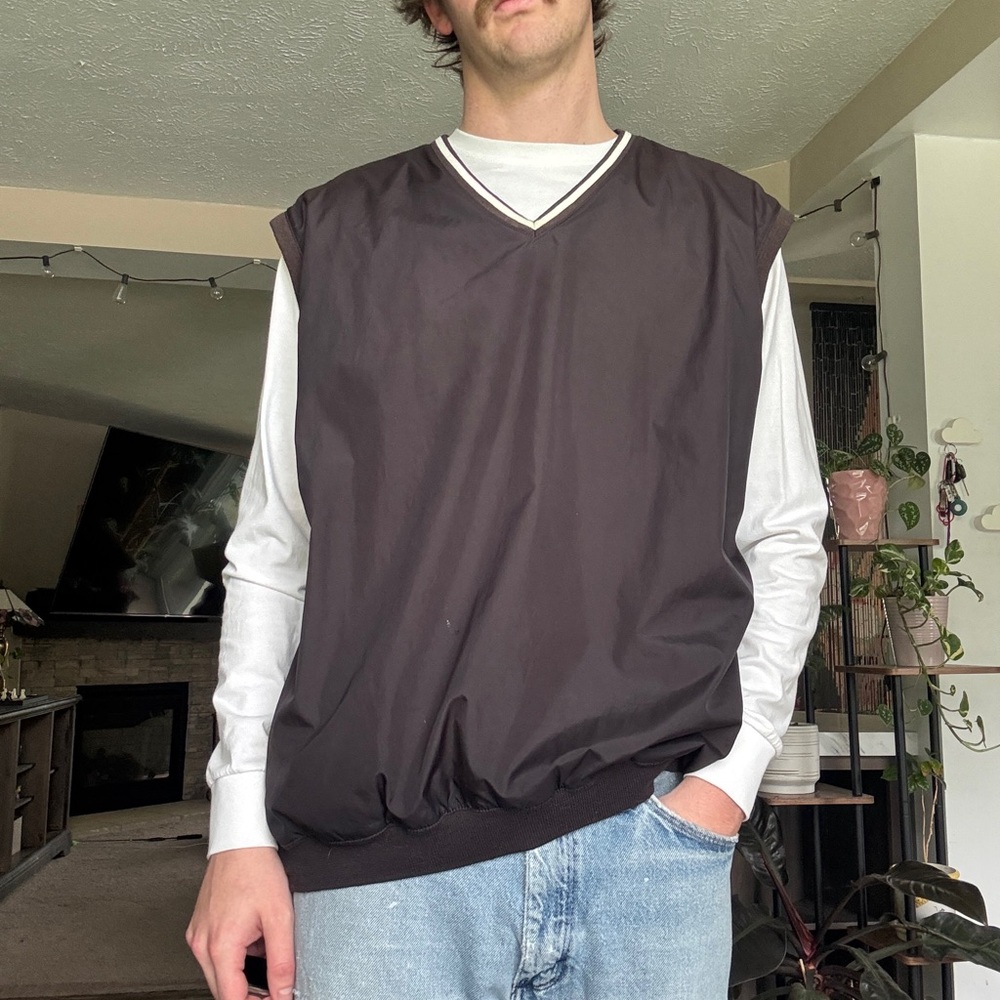 Izod Windbreaker Golf V-Neck Sleeveless Vest